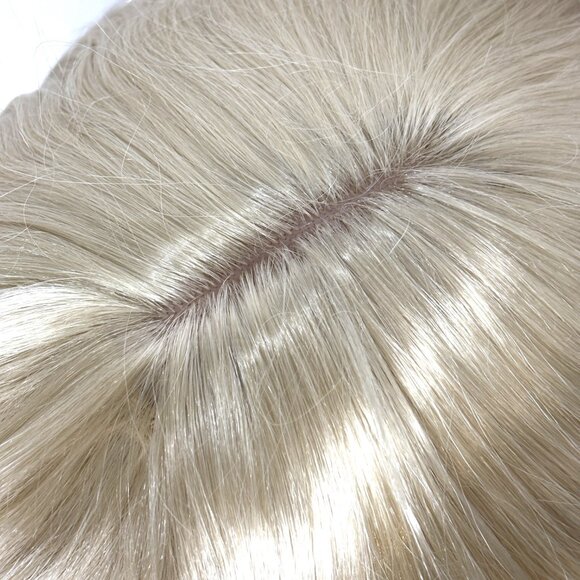 Pony Express Short Blonde 60’s Flip Wig w/ Bangs New Old Stock Y2K NWT - Picture 8 of 9